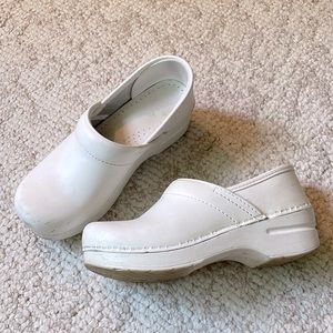 Dansko Pro XP 2.0 Clog womens